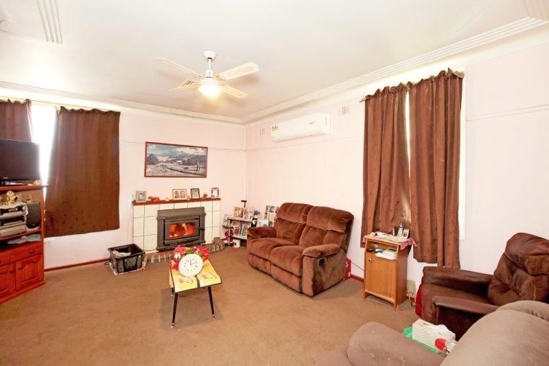 17 Anzac Ave, Junee NSW 2663, Image 1