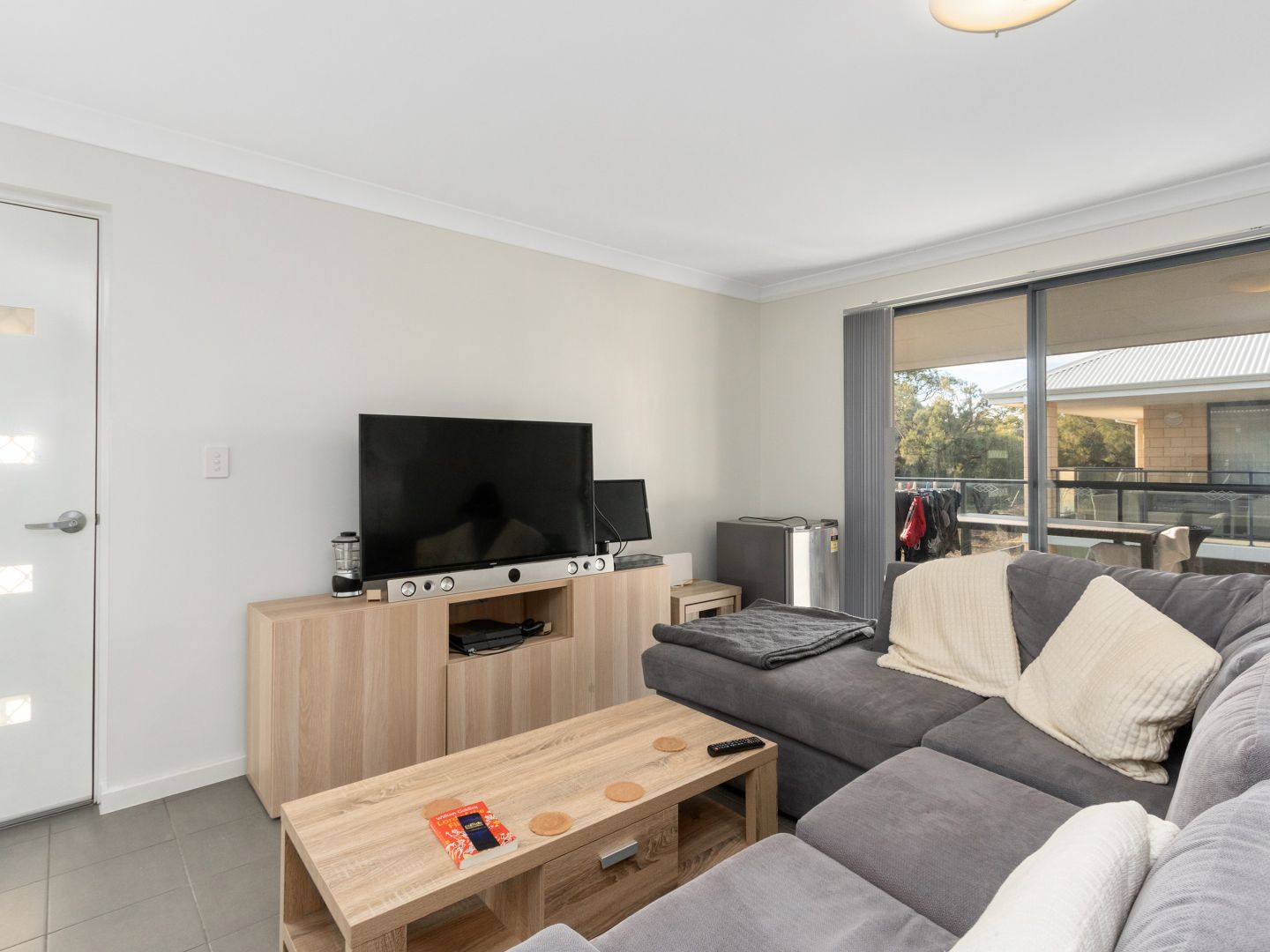 4/10 Whitlock Road, Queens Park WA 6107, Image 2