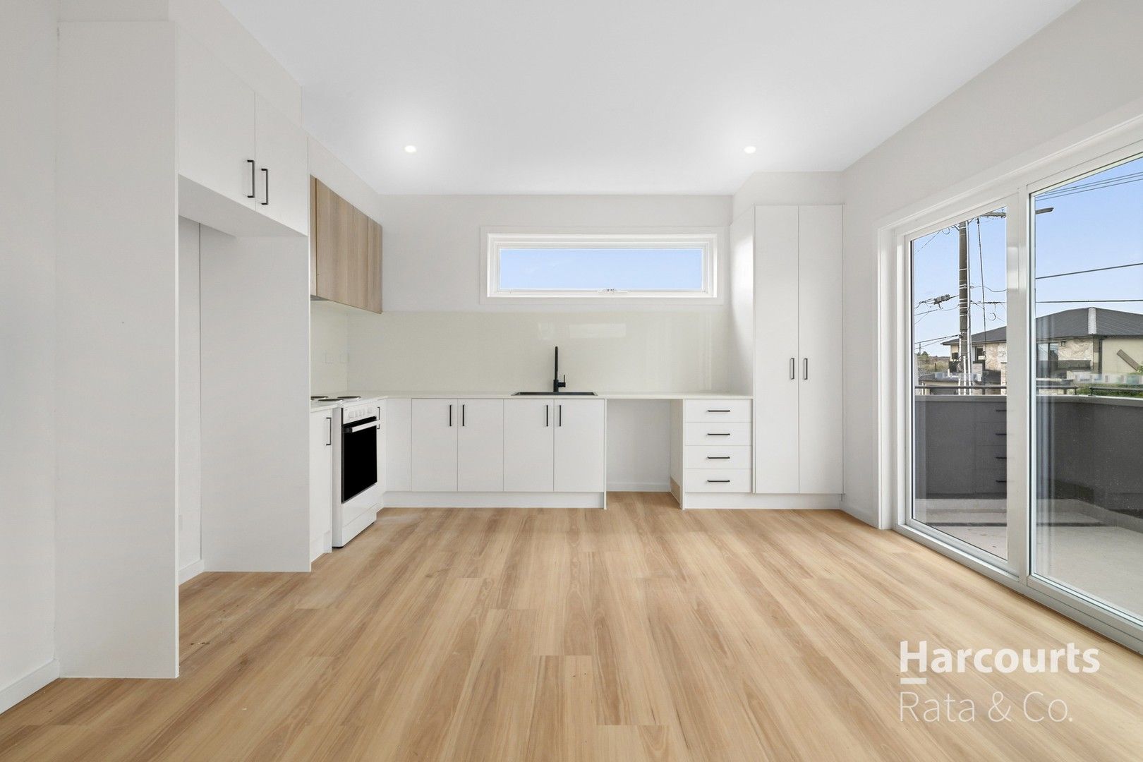 2 bedrooms Townhouse in 2/1 Currajong Street THOMASTOWN VIC, 3074