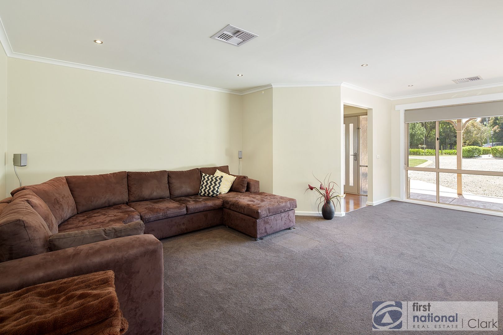 2/14 Pepperell Drive, Drouin VIC 3818, Image 1