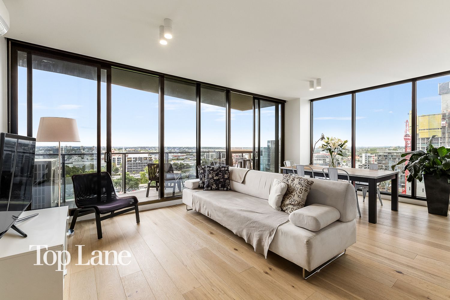 3 bedrooms Apartment / Unit / Flat in 805/18 Yarra Street SOUTH YARRA VIC, 3141
