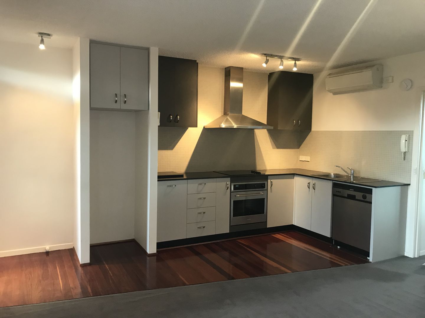 8 10 Fitzroy Street Geelong Vic 3220 Apartment For Rent