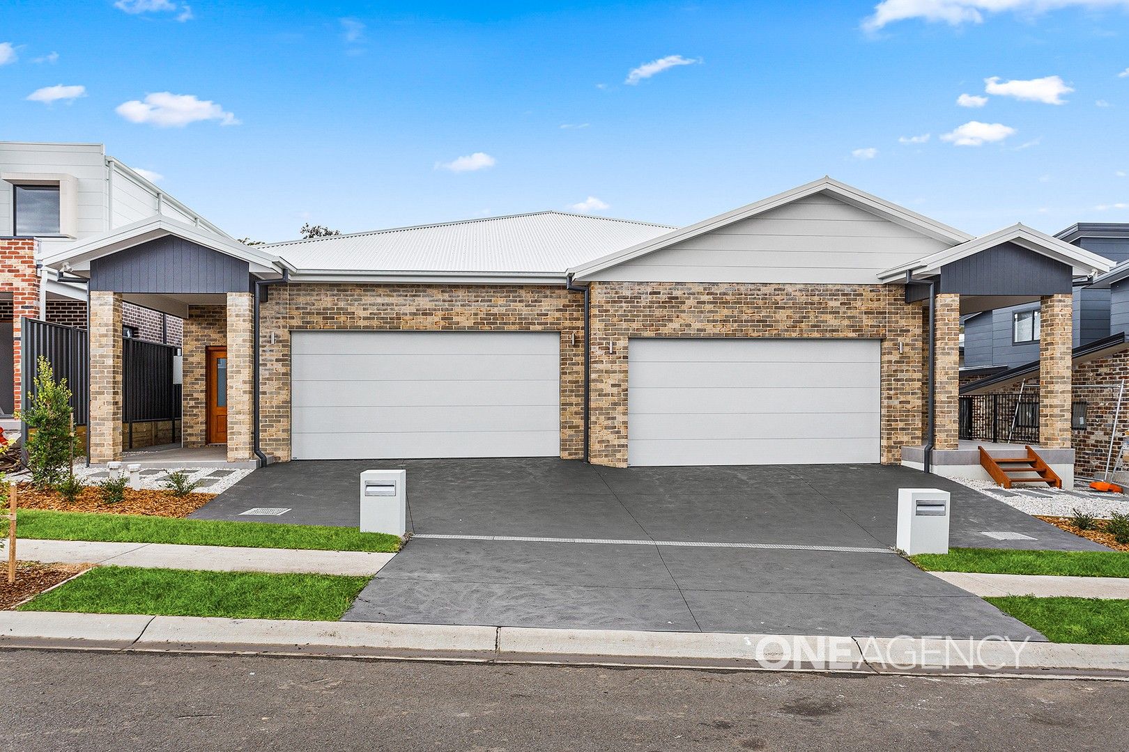 3 bedrooms Duplex in 21 & 21a Brae Road ALBION PARK NSW, 2527