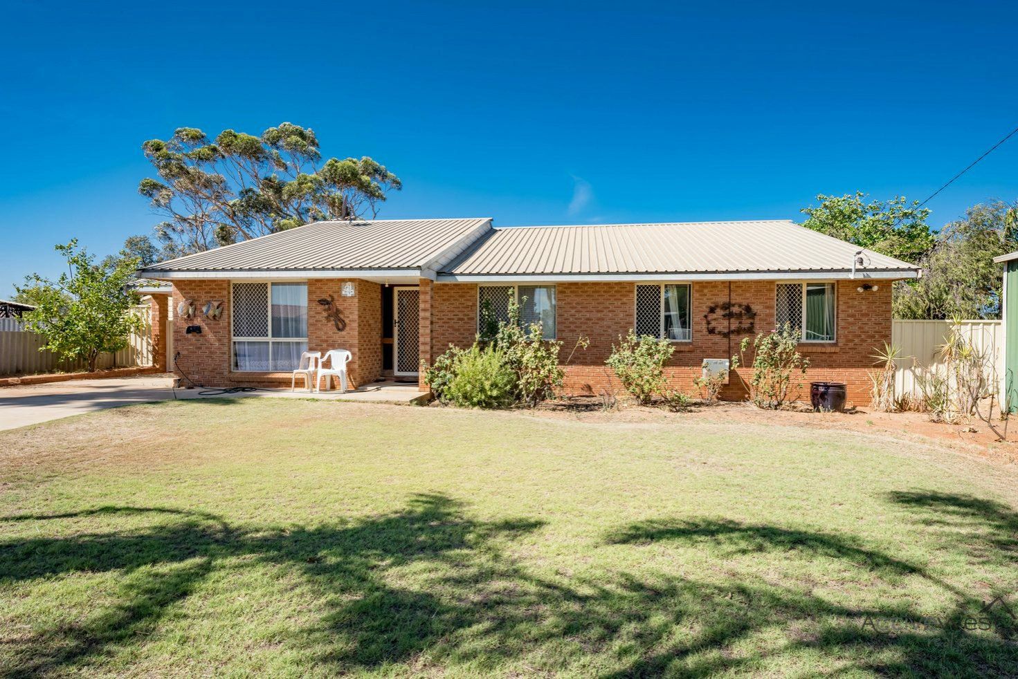 3 bedrooms House in 4 Sanday Court SPALDING WA, 6530