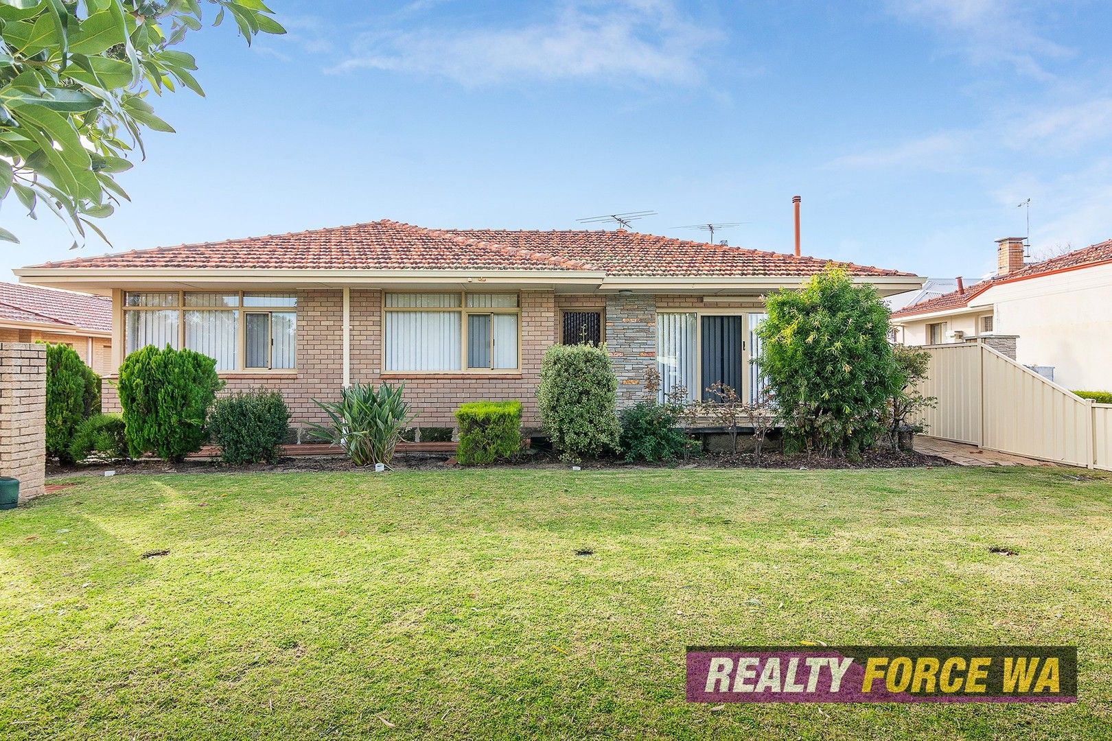 3 bedrooms House in 390 Main Street BALCATTA WA, 6021