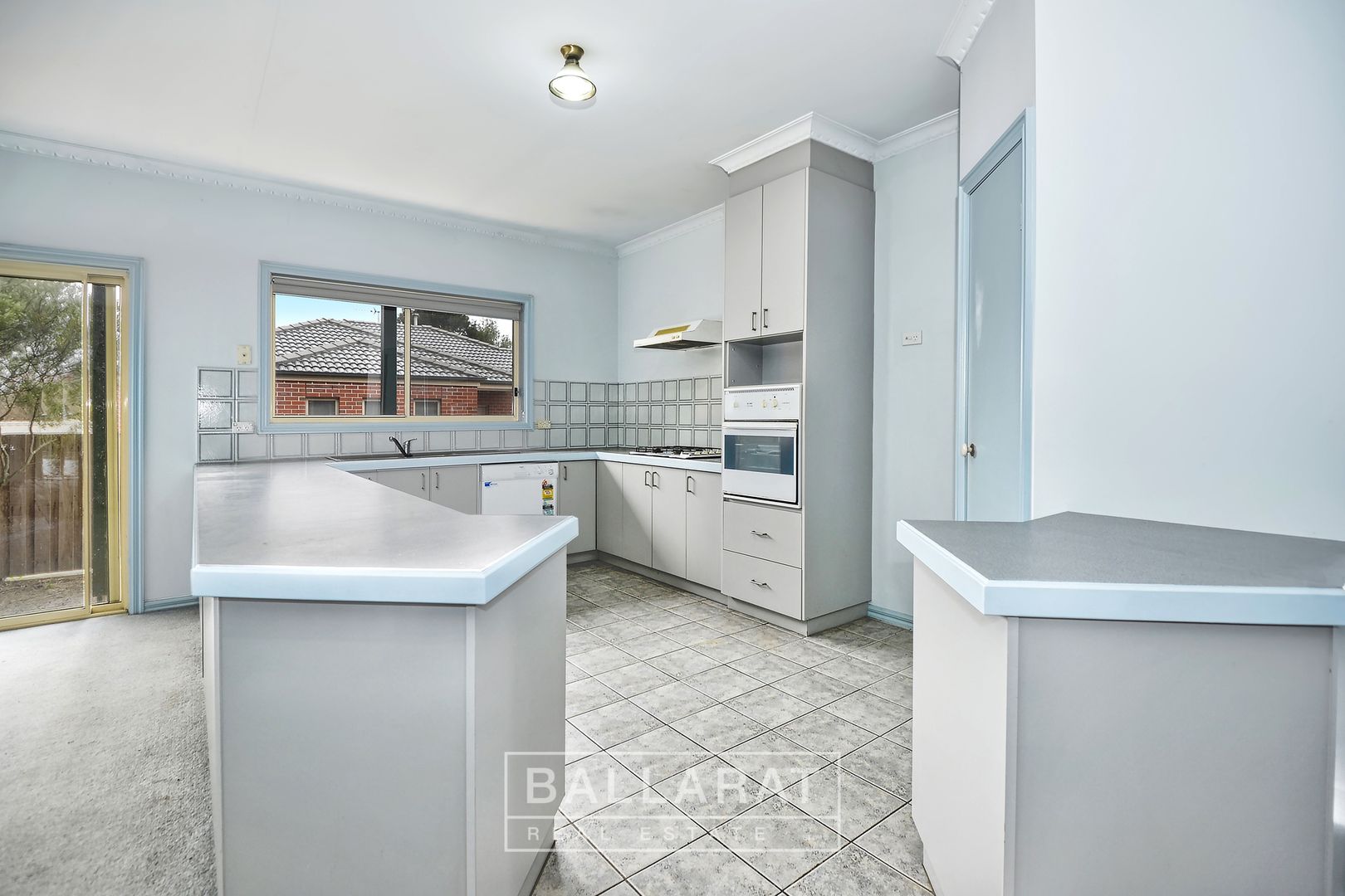 8/106 Whitehorse Road, Mount Clear VIC 3350, Image 1
