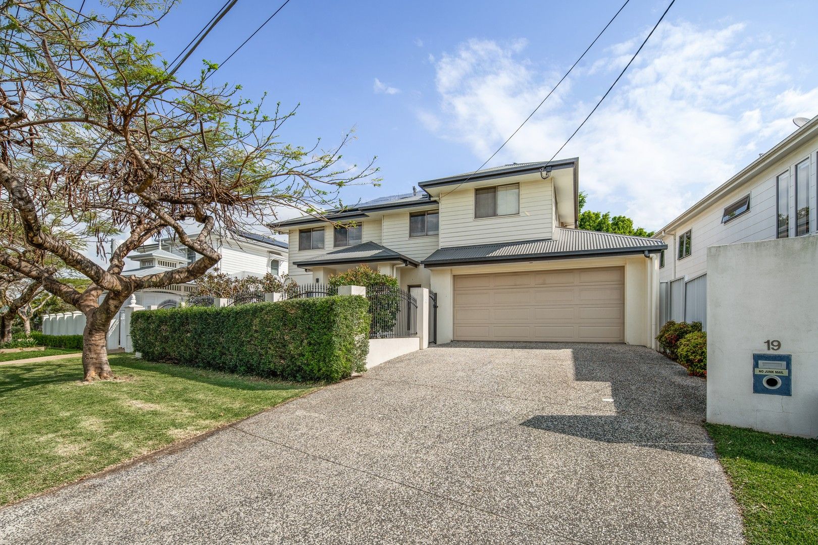 6 bedrooms House in 19 Bulli Street HENDRA QLD, 4011