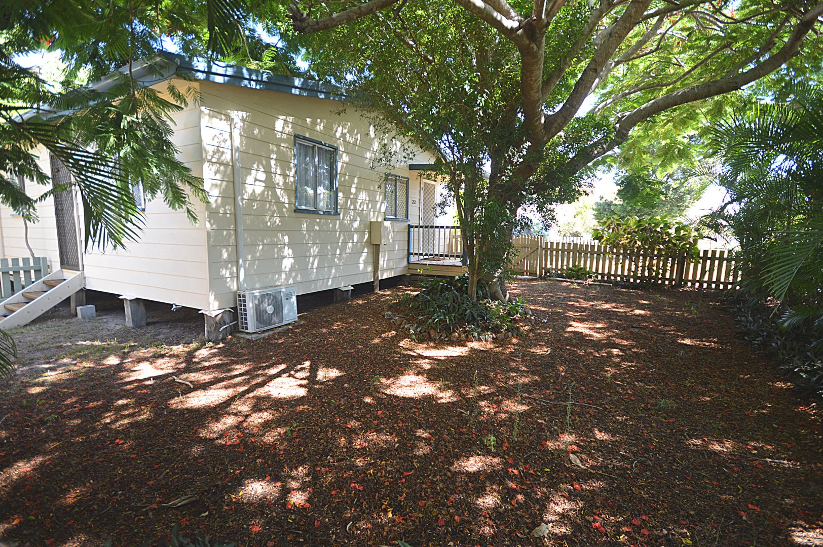 22 Caringa Street, Urangan QLD 4655, Image 2