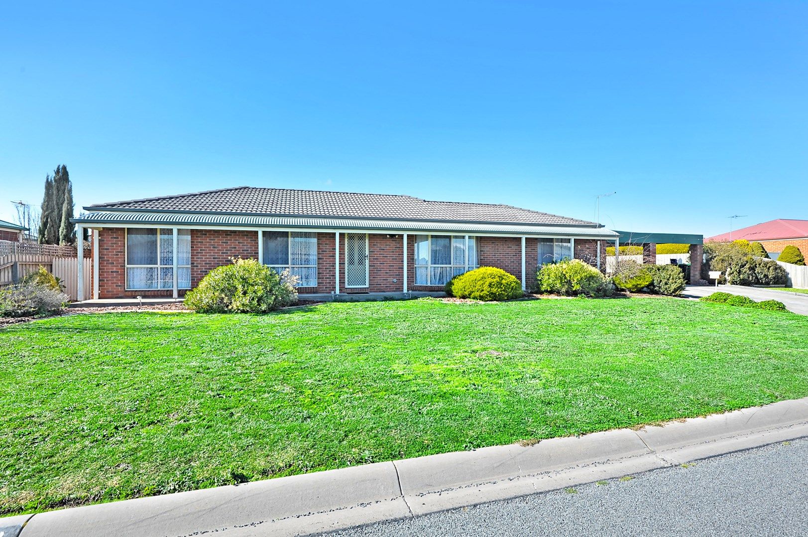 2 Douglas Close, Miners Rest VIC 3352, Image 0