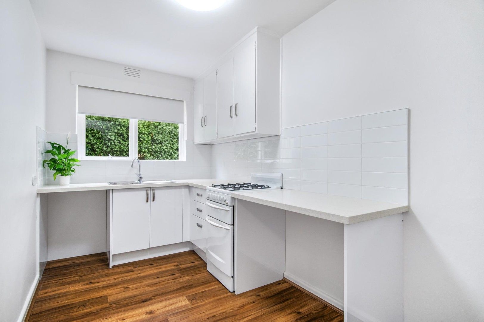2 bedrooms Apartment / Unit / Flat in 1/12 St James Road ARMADALE VIC, 3143