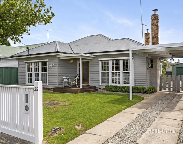 25 Brinkley Avenue, Wendouree VIC 3355