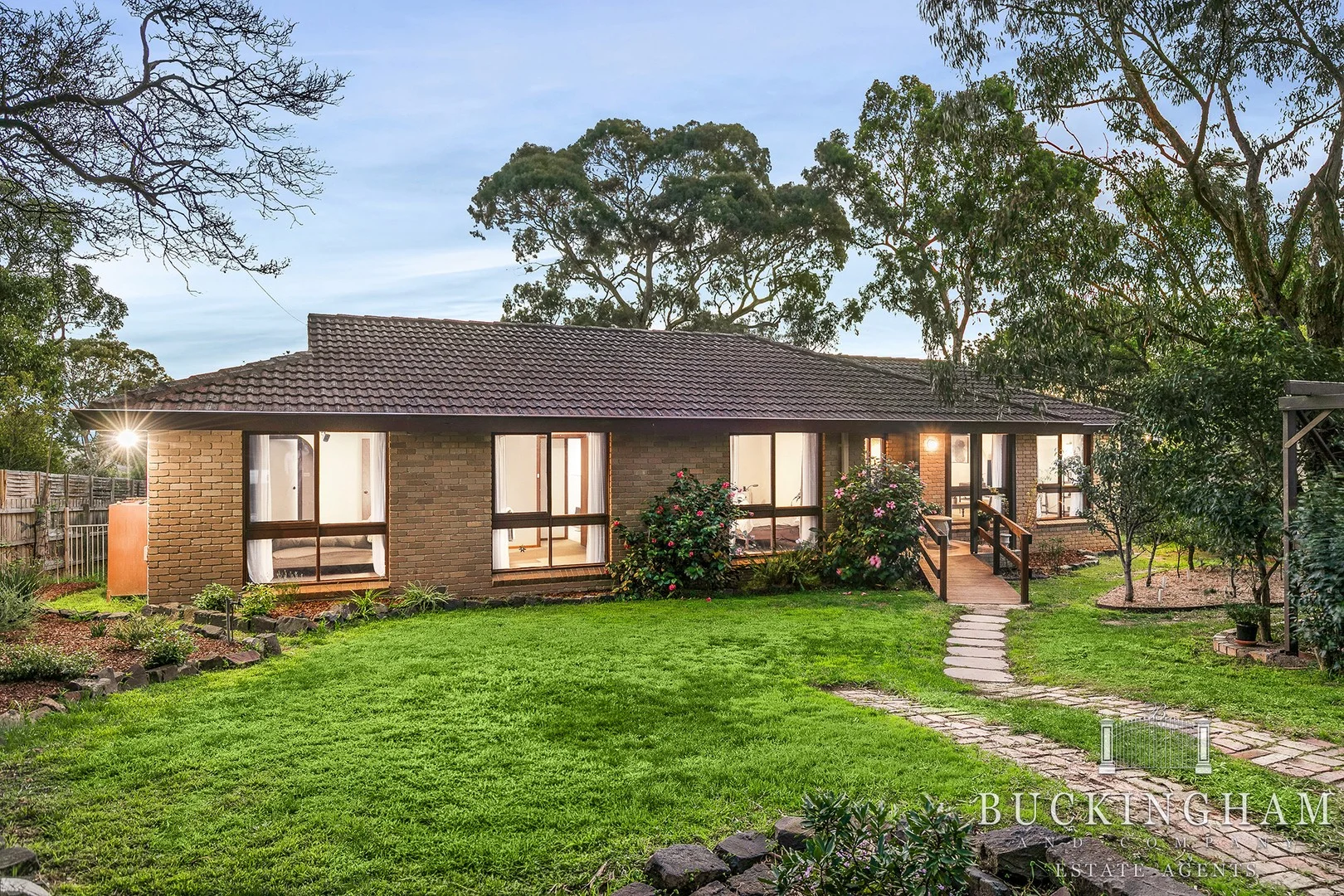 61 Mountain View Road, Montmorency VIC 3094
