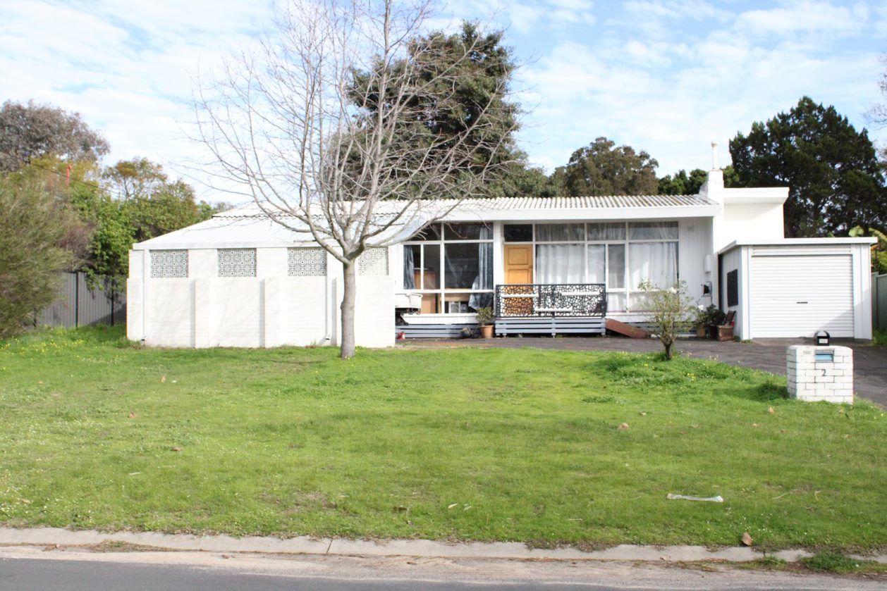3 bedrooms House in 2 Willoughby Street SOUTH BUNBURY WA, 6230
