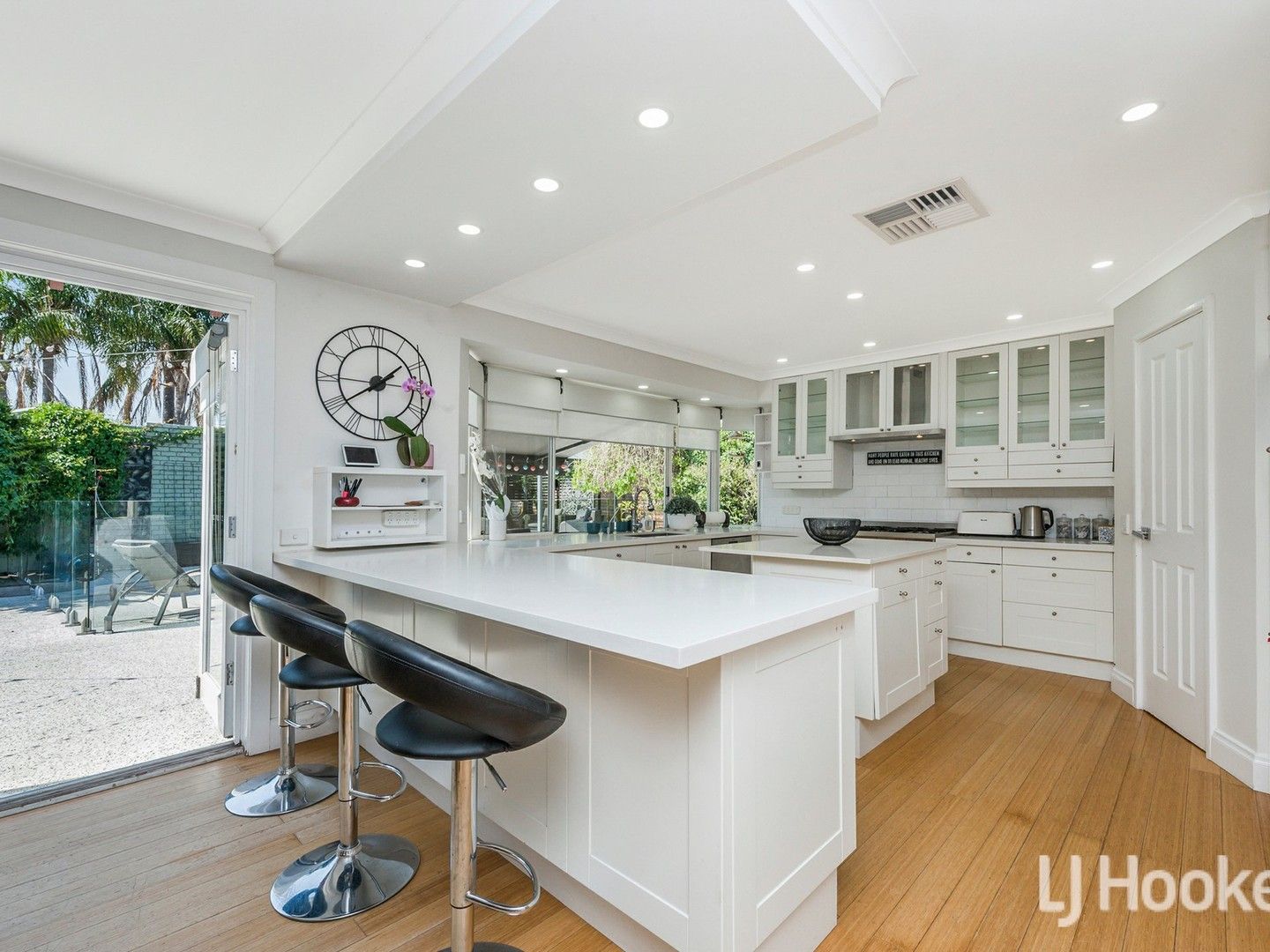 4 bedrooms House in 5 Cue Court GOSNELLS WA, 6110