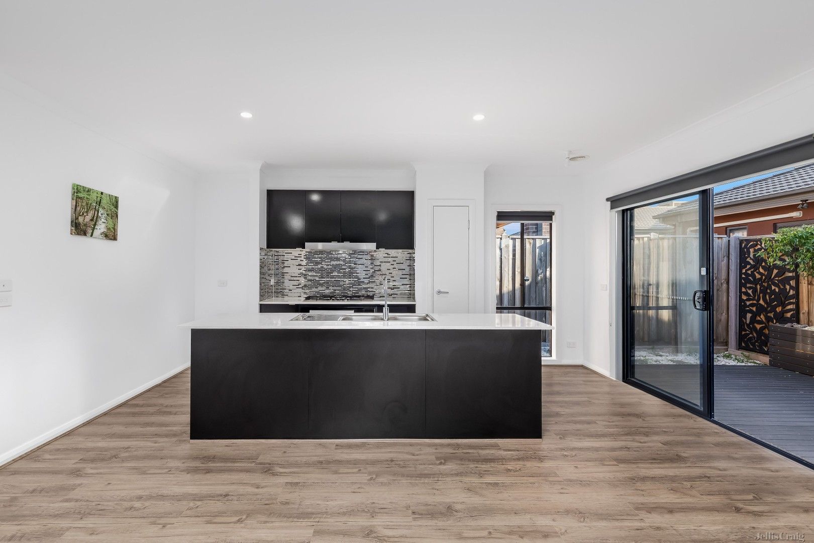 3 bedrooms House in 26 Bisham Street MICKLEHAM VIC, 3064