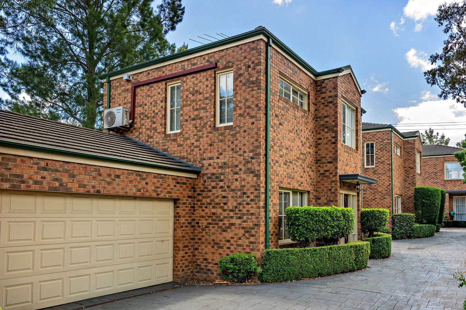 2 bedrooms Townhouse in 3/4 Amaroo Court BOX HILL NORTH VIC, 3129