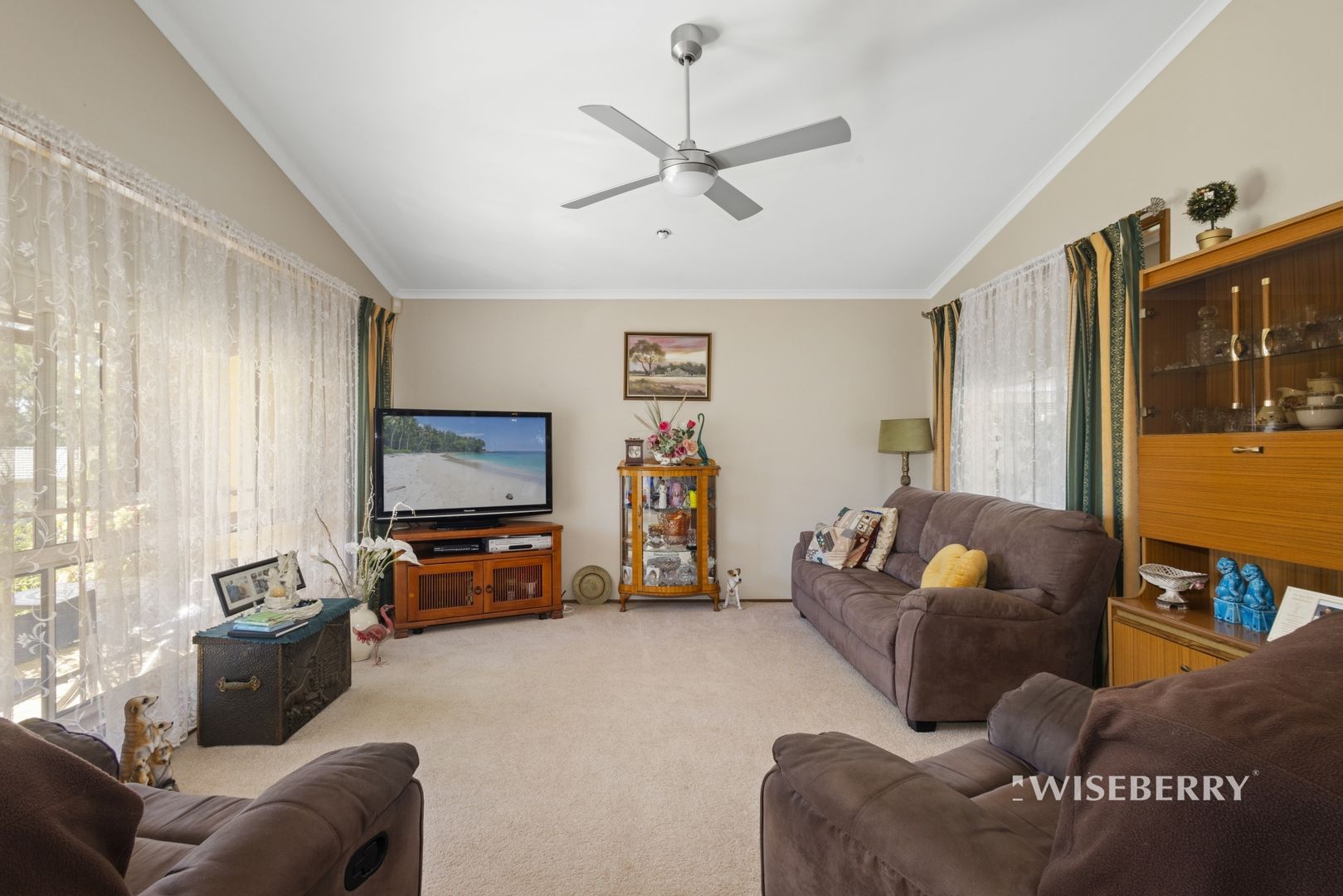 10 Derwent Drive, Lake Haven NSW 2263, Image 2