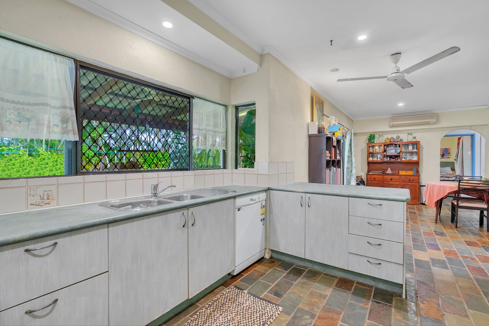 15 Kokopo Close, Trinity Beach QLD 4879, Image 2