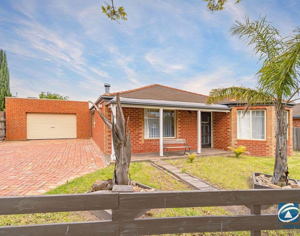 6 Shearer Place, Roxburgh Park VIC 3064