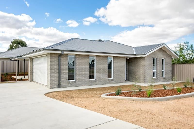 1/42 Breasley Crescent, Boorooma NSW 2650