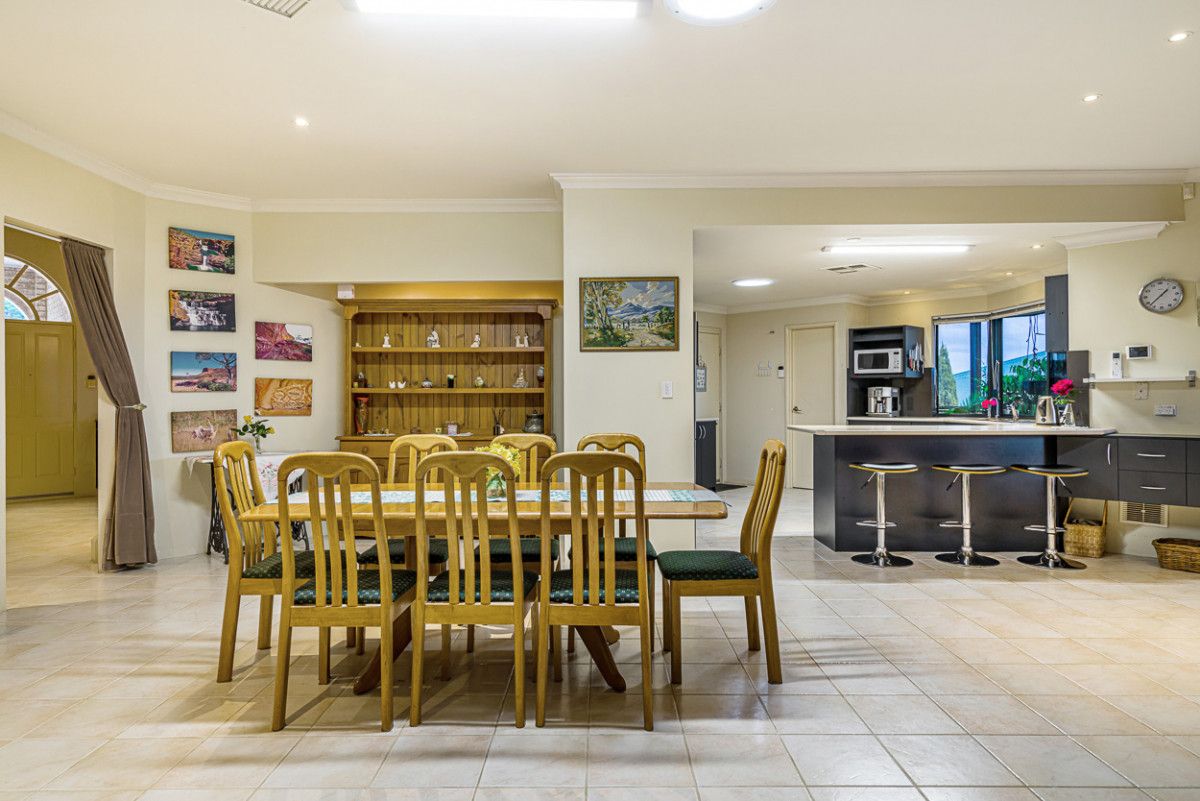 22 Richon Heights, Mount Richon WA 6112, Image 2