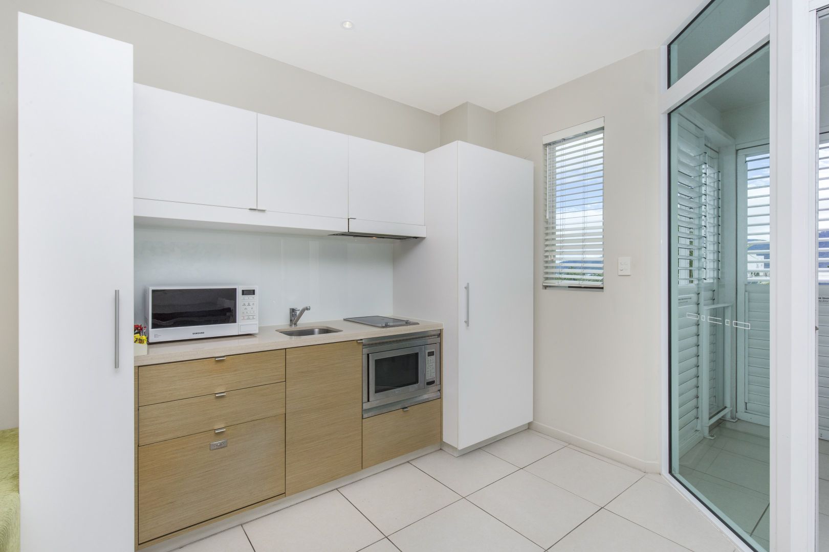 30/201 Lake Street, Cairns North QLD 4870, Image 1