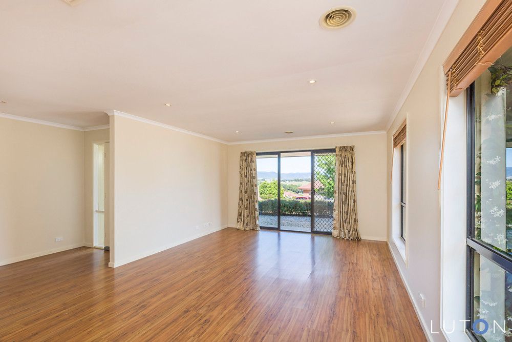 3 Loxton Place, Dunlop ACT 2615, Image 2