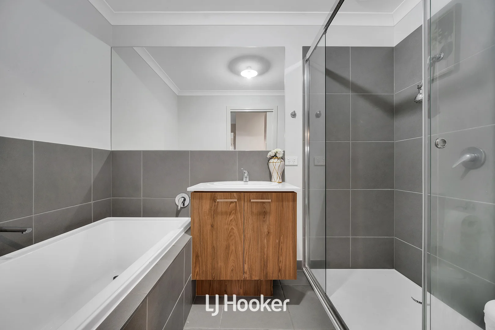 Additional image 14 of 11 Carnelian Circuit, Clyde North VIC 3978