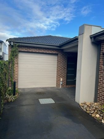 2 bedrooms Apartment / Unit / Flat in 3/27 Ainsworth Street SUNSHINE WEST VIC, 3020