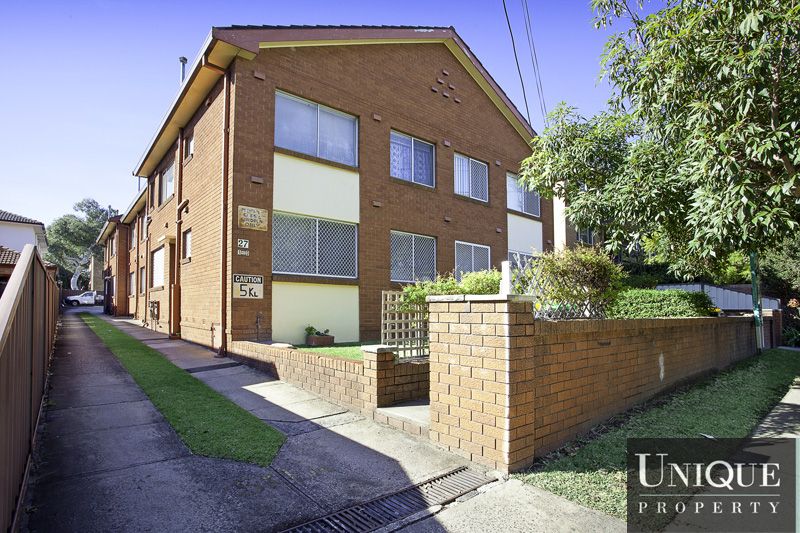 1 bedrooms Apartment / Unit / Flat in 4/27 Third Avenue CAMPSIE NSW, 2194