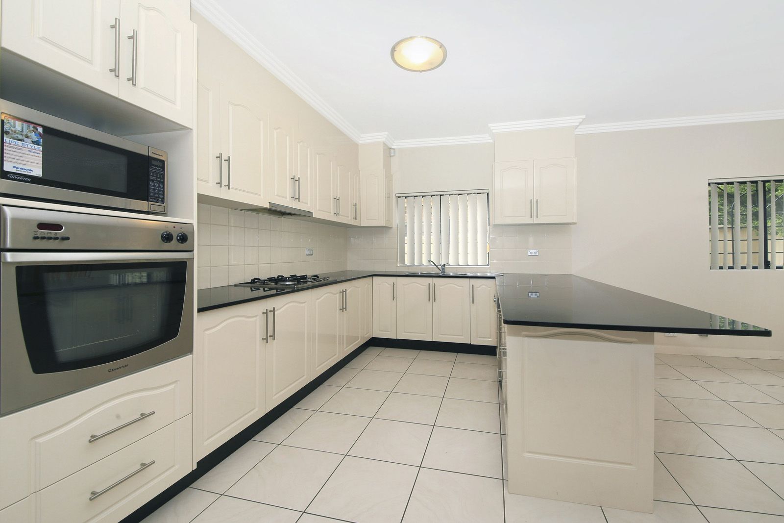 8 Stephen Street, Penshurst NSW 2222 Duplex For Rent 1,030 Domain
