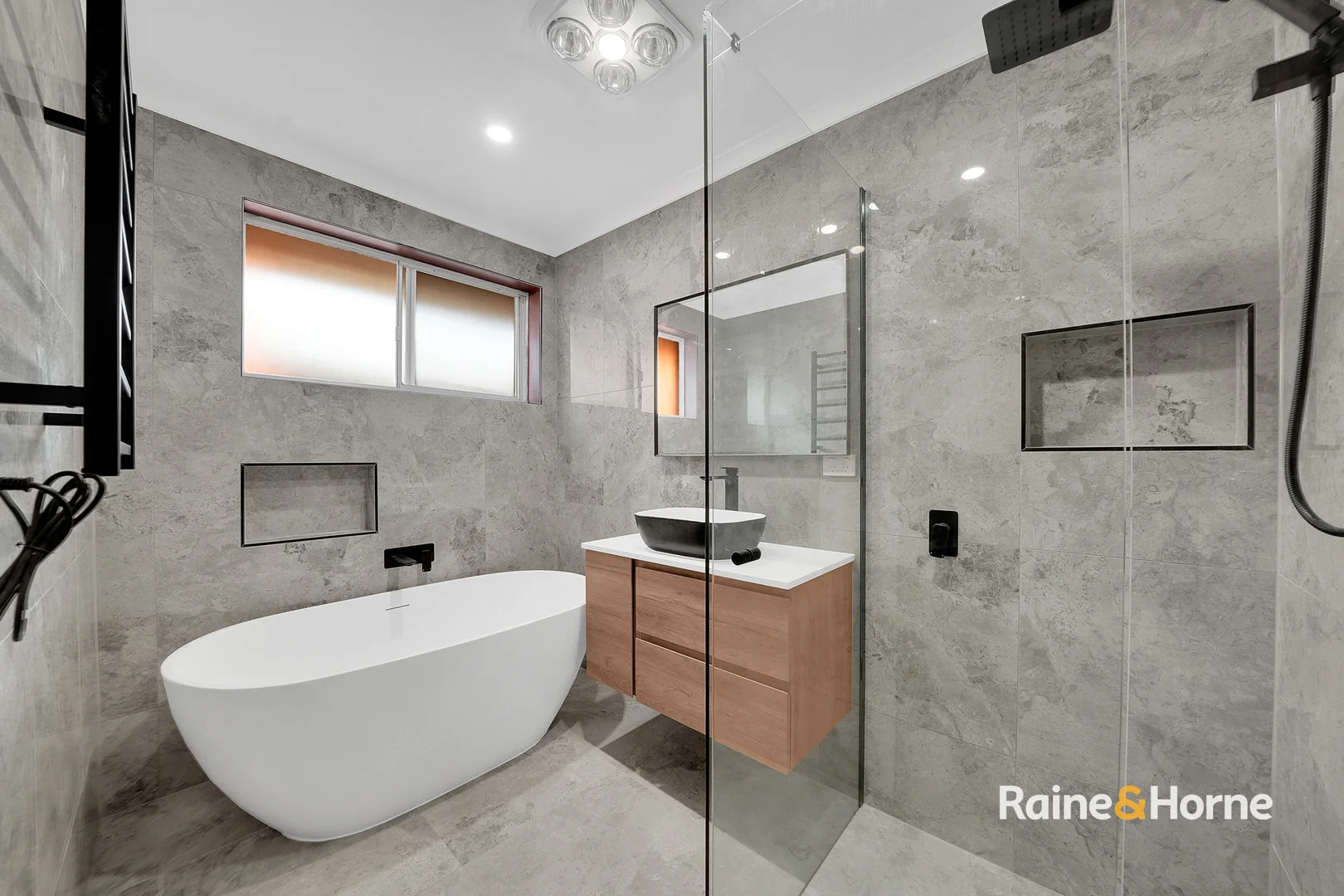 294 Milleara Road, Avondale Heights VIC 3034