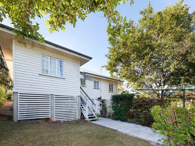 4 bedrooms House in 66 Broomfield Street TARINGA QLD, 4068