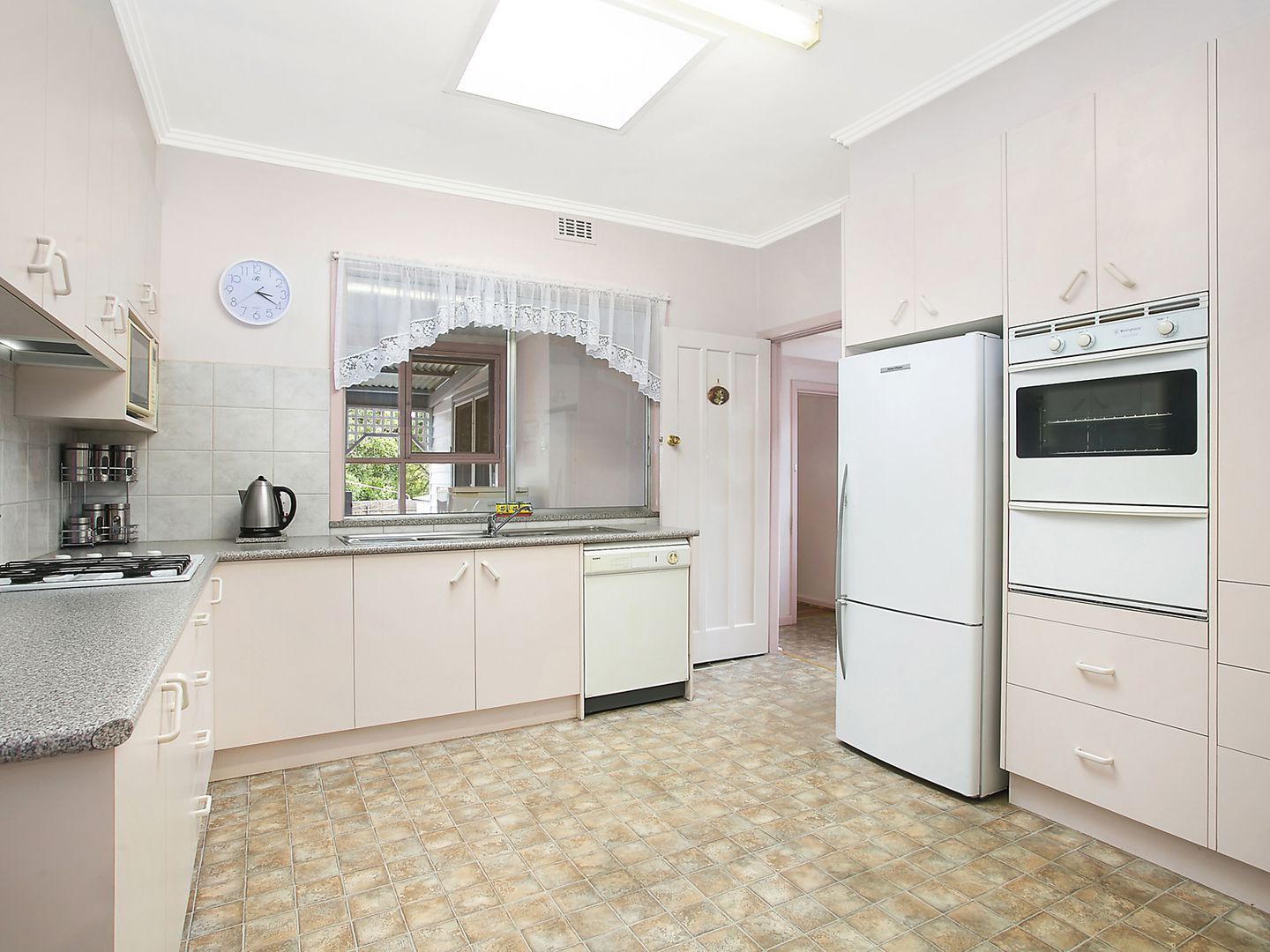 8 Peel Street, Mitcham VIC 3132, Image 2