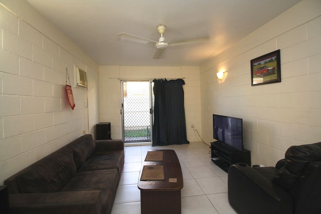 1/17 Maroong Street, Currajong QLD 4812, Image 1