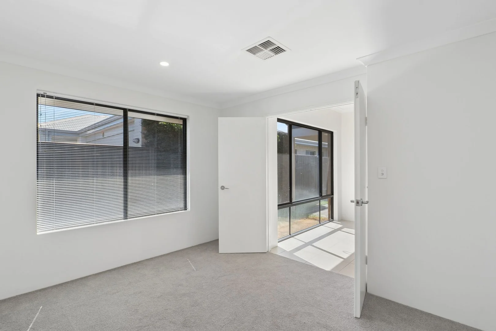 Additional image 9 of 406 Woollcott Avenue, Brabham WA 6055