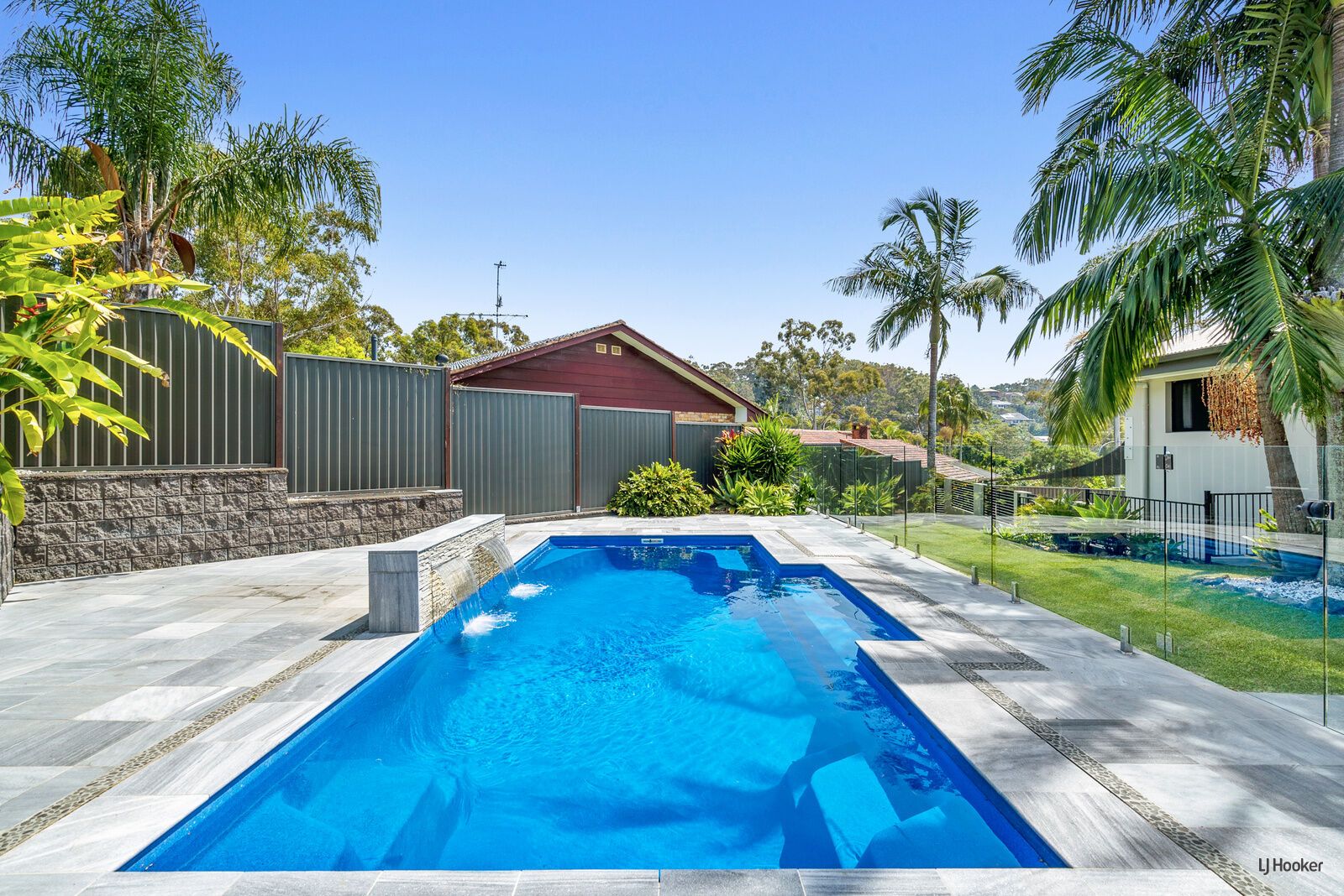 3 bedrooms House in 4 Aethalia Street CURRUMBIN WATERS QLD, 4223