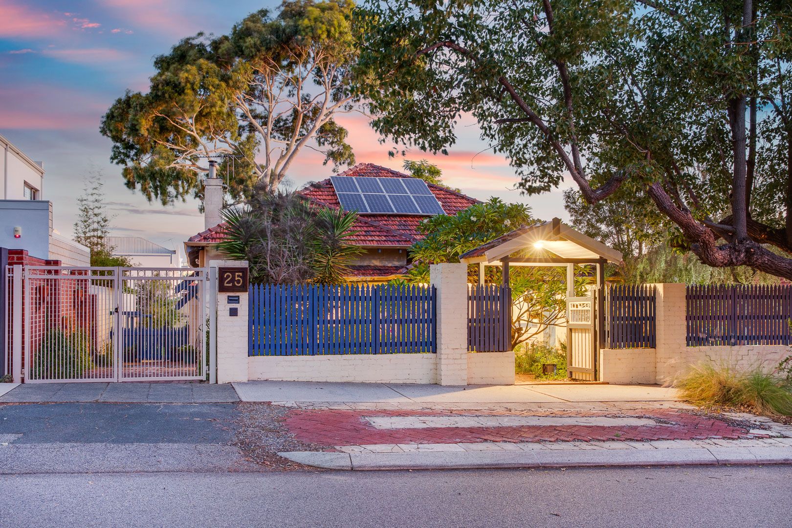 4 bedrooms House in 25 Barrett Street WEMBLEY WA, 6014