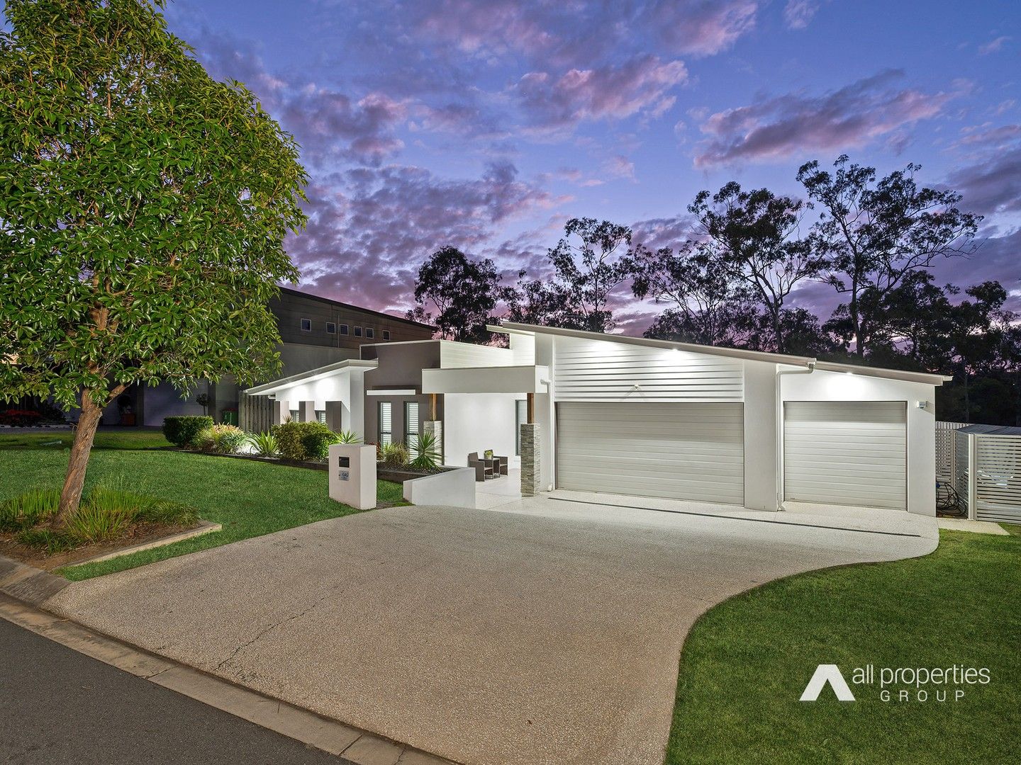 4 bedrooms House in 64 Crest Ridge Parade BROOKWATER QLD, 4300