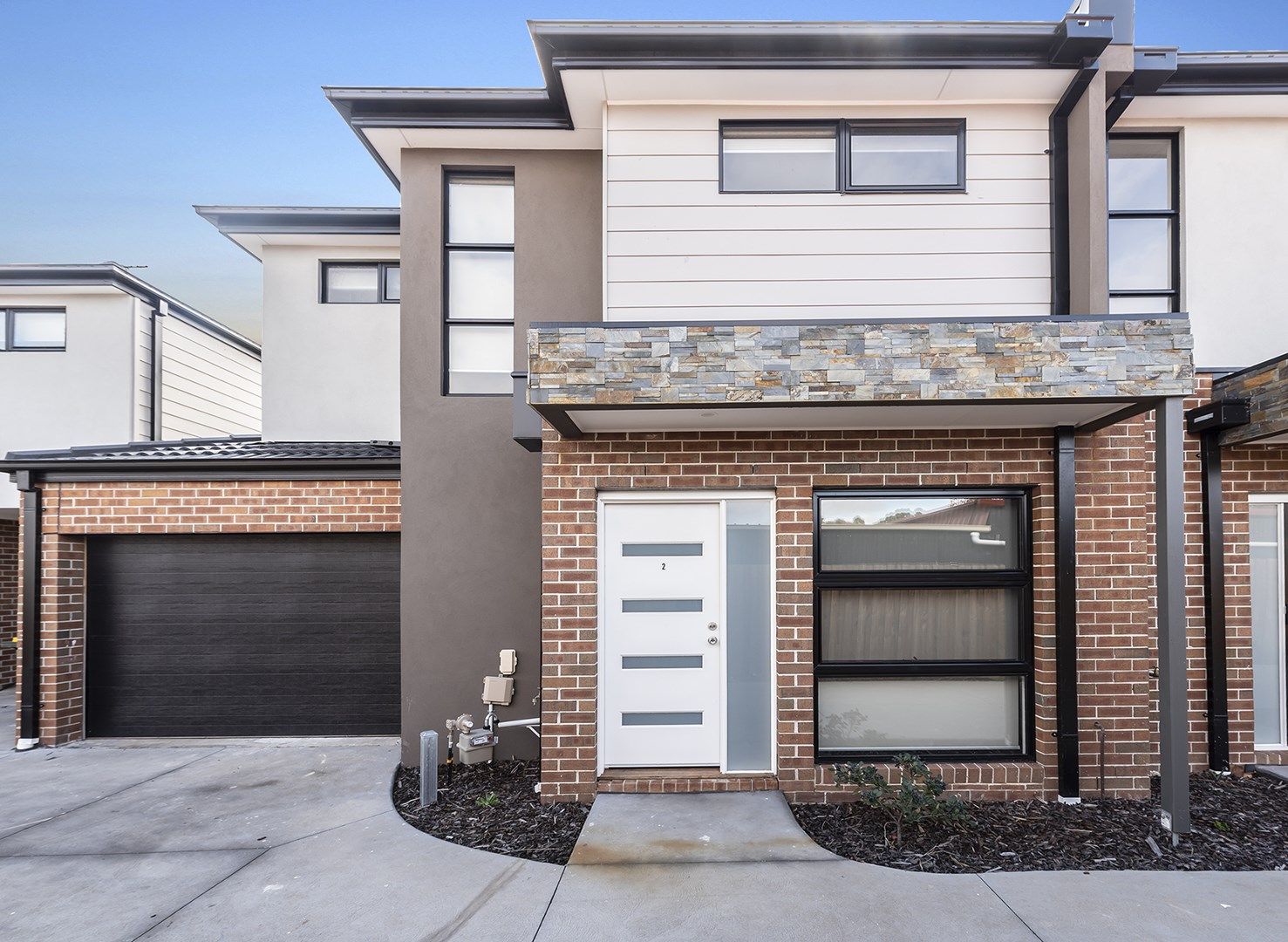 2/10 Simmie Street, Sunshine West Property History & Address Research