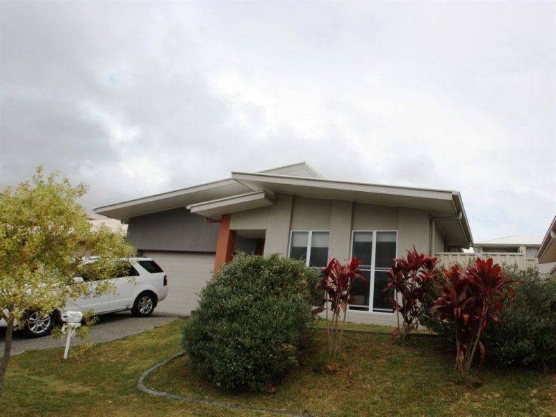 4 bedrooms House in 8 Bellagio Crescent COOMERA QLD, 4209