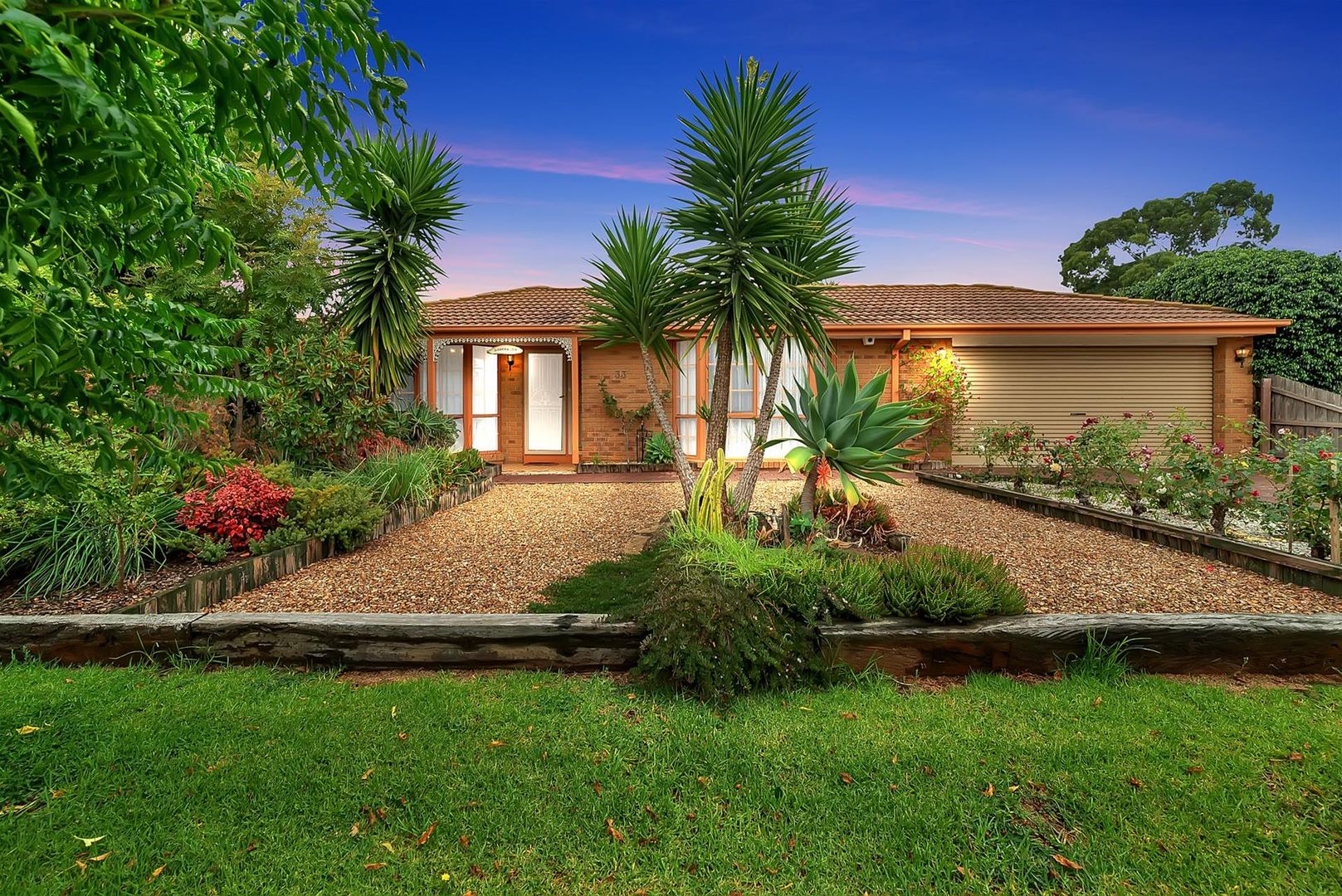 3 bedrooms House in 33 Greenhills Drive KURUNJANG VIC, 3337
