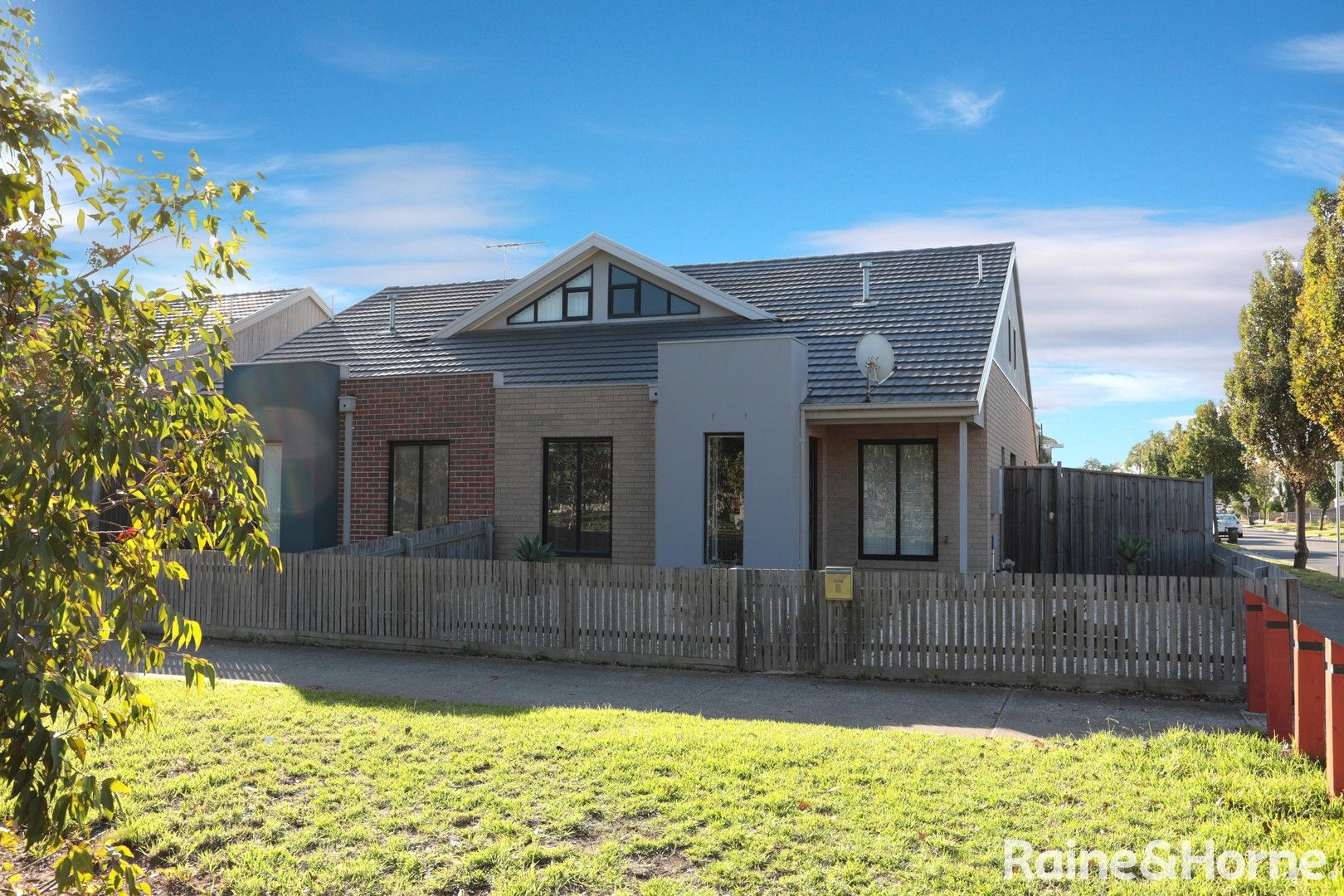 8 Burberry Lane, Deer Park VIC 3023, Image 1