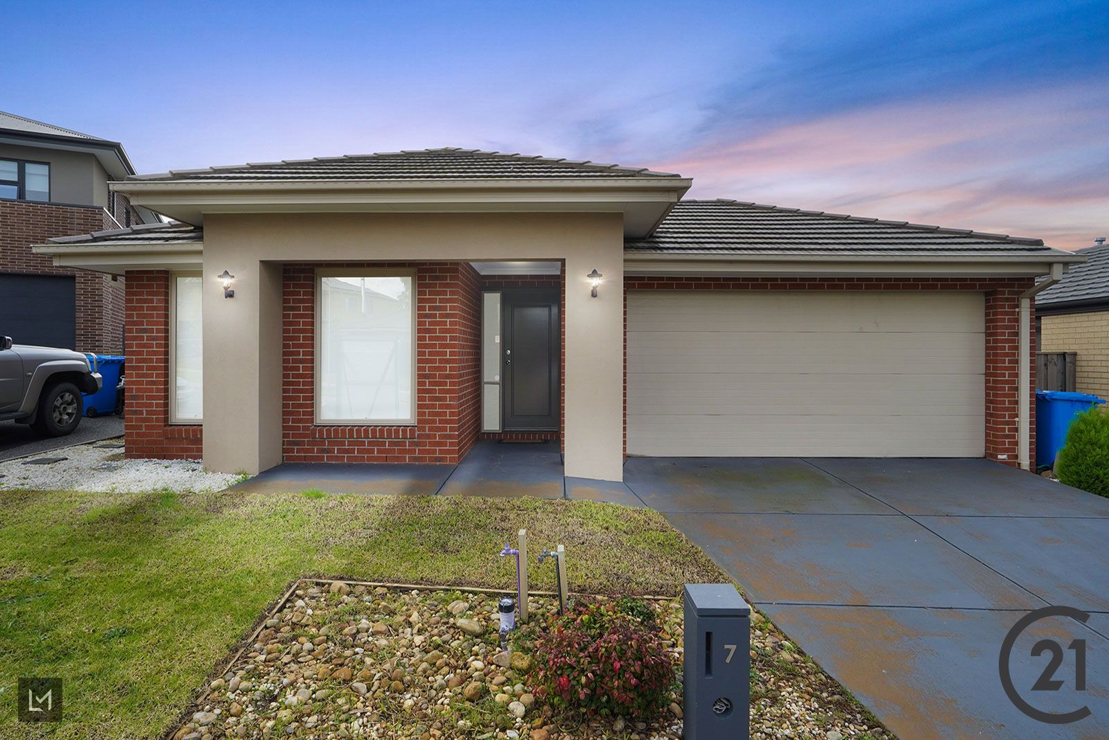 7 Canopy Grove, Cranbourne East VIC 3977