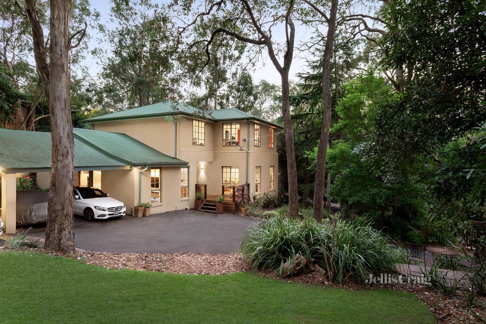 11 Allison Crescent, Eltham North VIC 3095 Domain