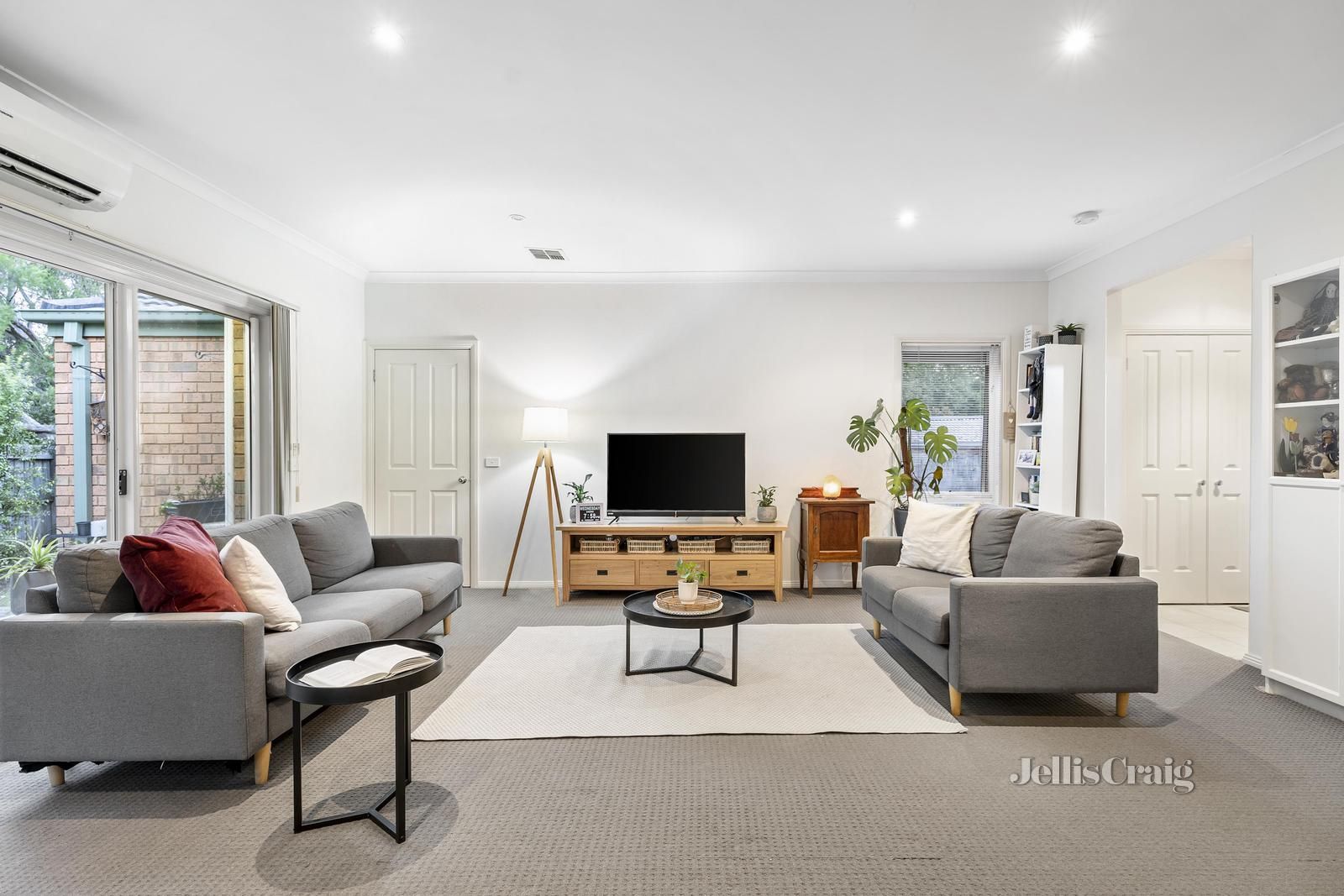 2/9 Sunray Court Croydon VIC 3136 Domain