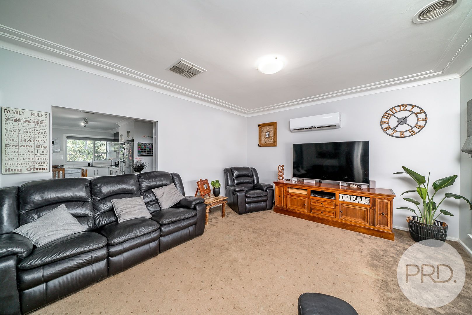 6 Walteela Avenue, Mount Austin NSW 2650, Image 2