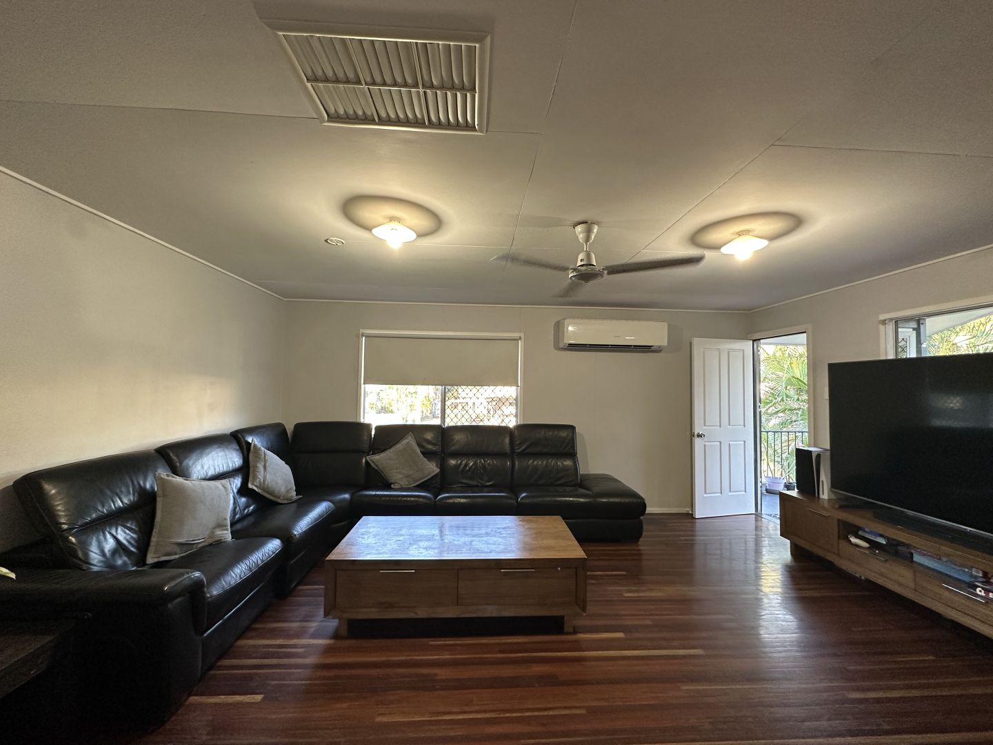 28 Renier Cr, Moranbah QLD 4744, Image 2