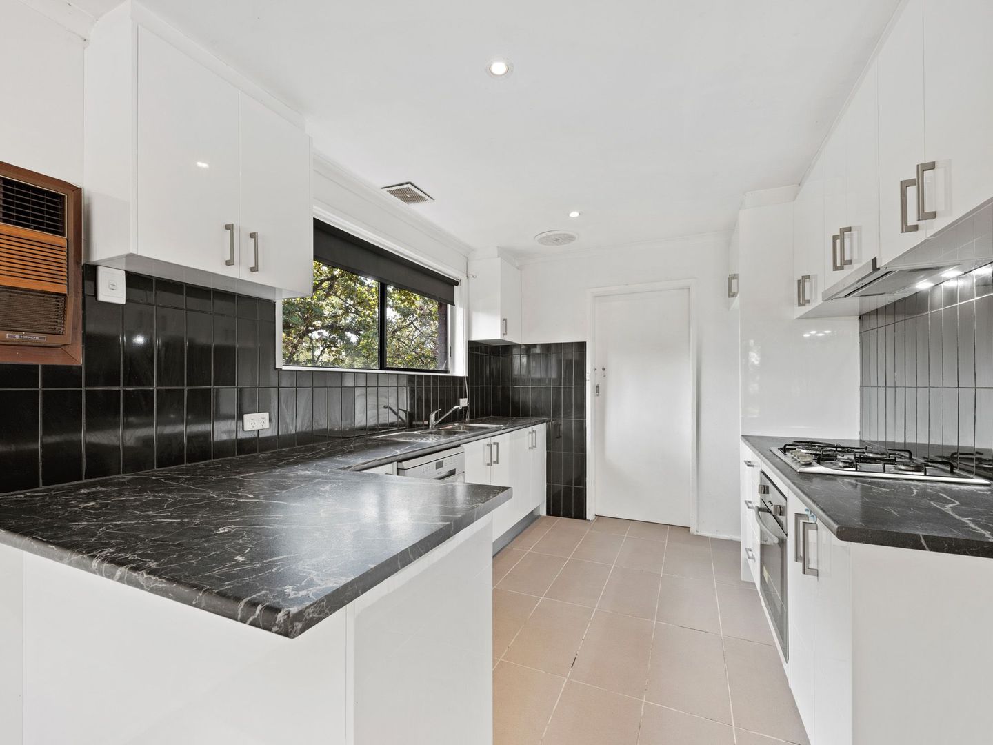 2/300 Waiora Road, Macleod VIC 3085 House For Rent 510 Domain