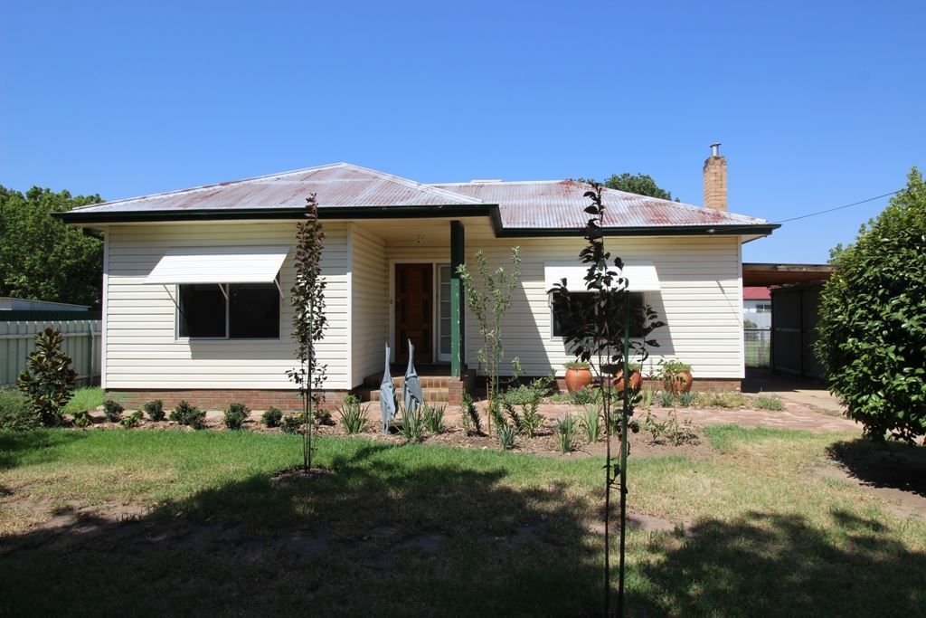 8 Francis Street, Cootamundra NSW 2590